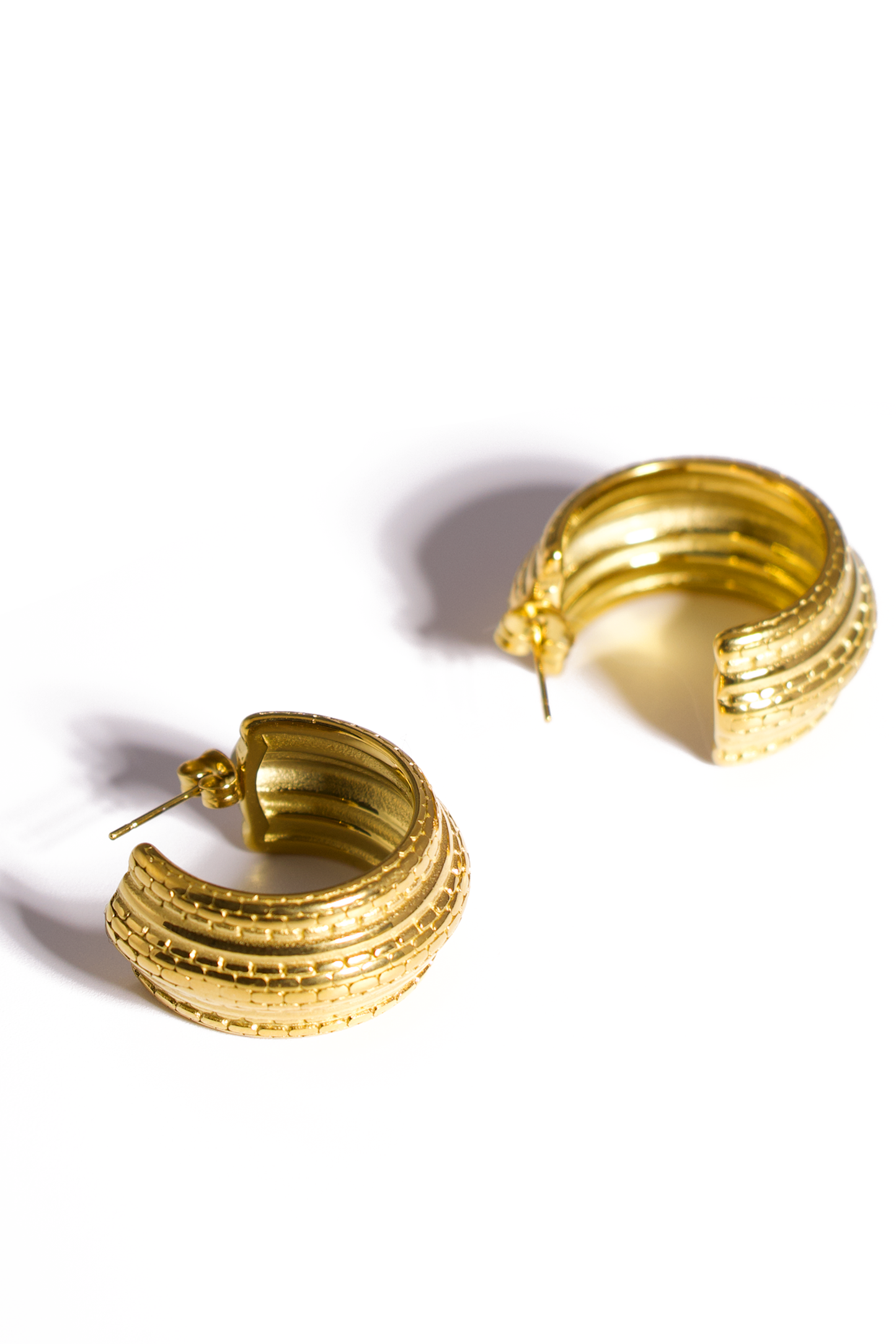 Textured Gold Hoop Earrings – Chunky Retro Statement Hoops in Stainless Steel