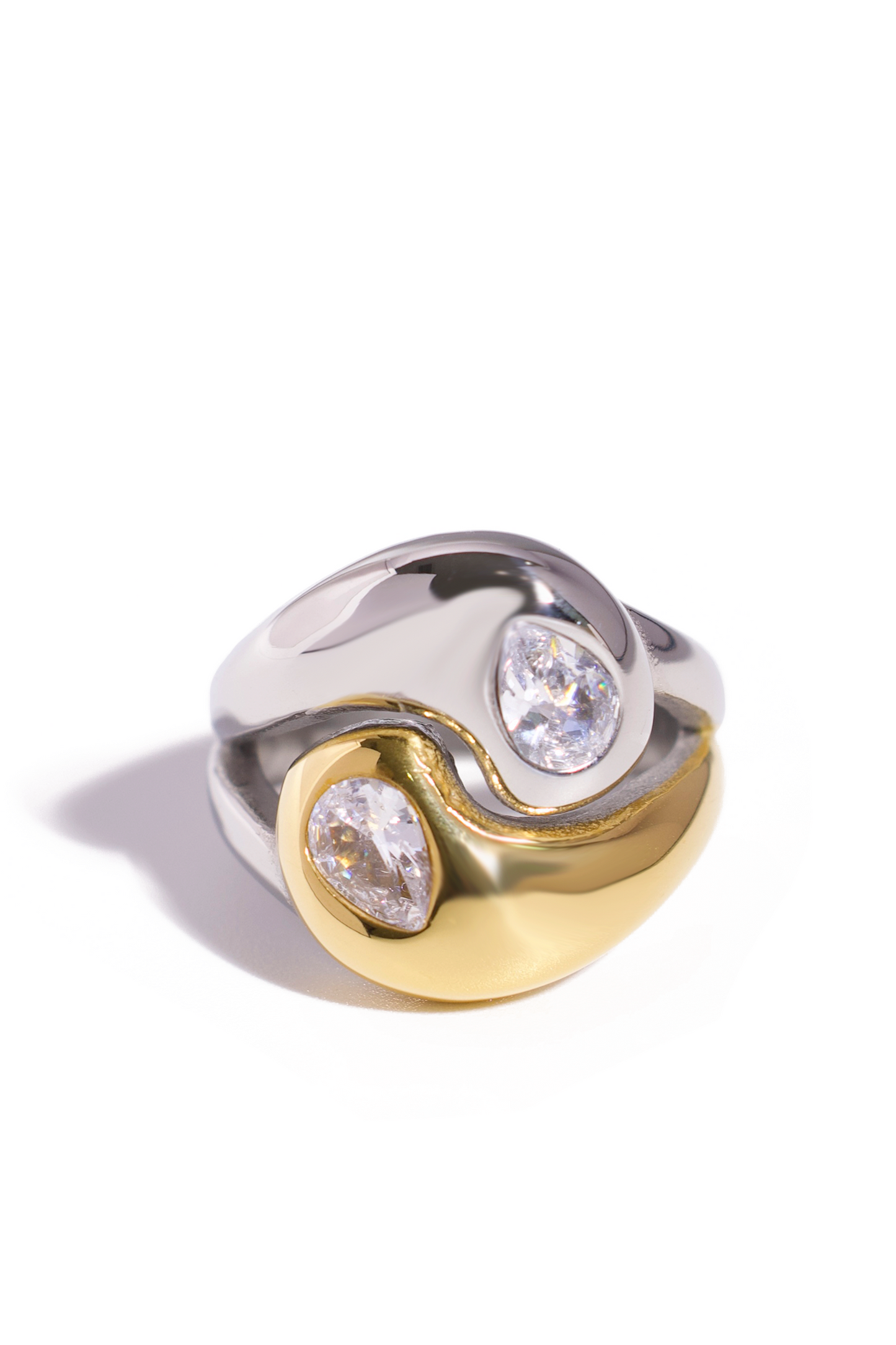 [Ring] Yin Yang Dual Tone CZ Ring – 18K Gold Plated Stainless Steel