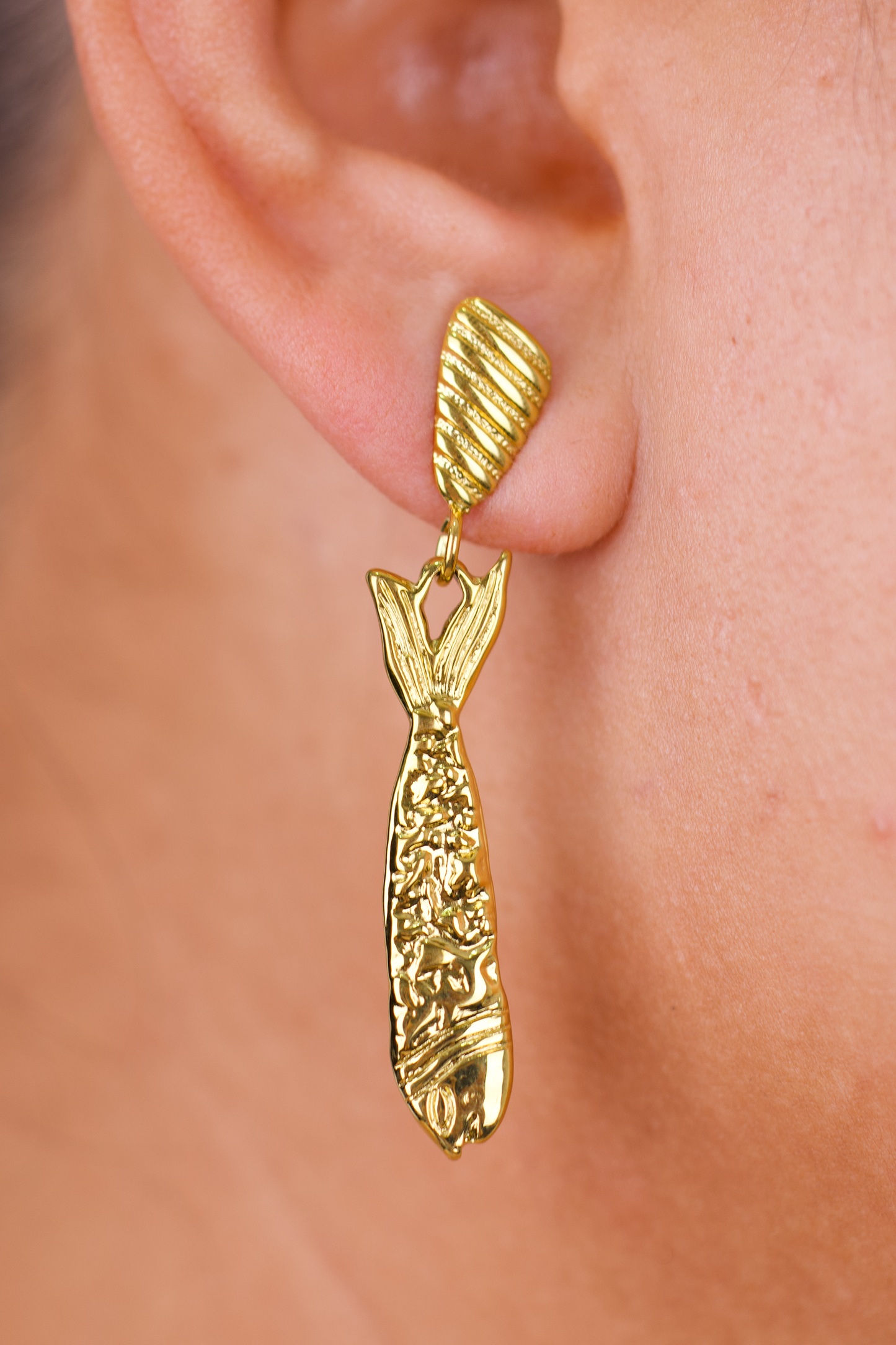 Quirky Mismatched Fish Dangle Earrings – Gold & Silver Statement Drops in Stainless Steel