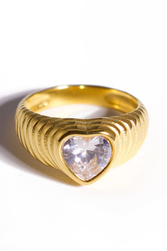 [Ring] Gold Heart Solitaire Statement Ring – Textured Band with Clear Zircon, Vintage-Inspired Engagement or Cocktail Ring