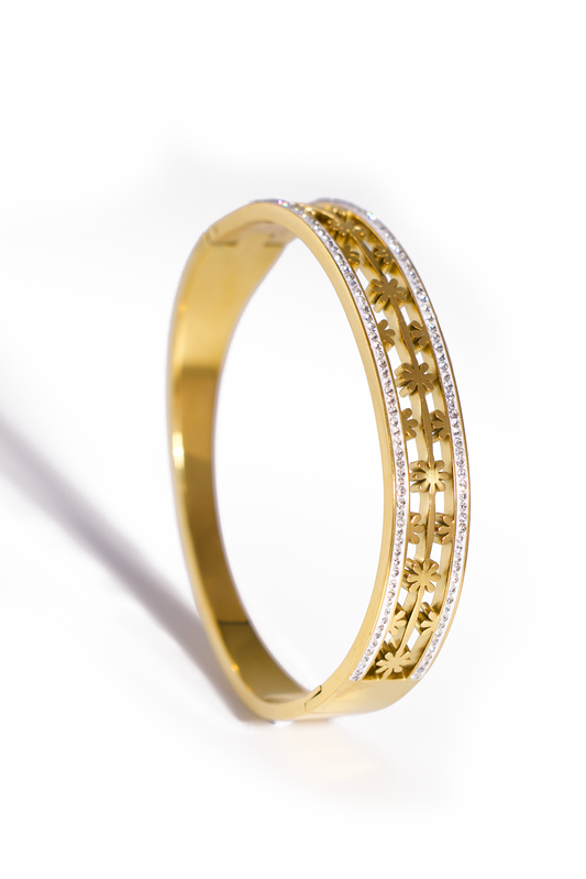 [Bracelet] Elegant Floral Cutout Gold Bangle with Sparkling Zirconia Accents