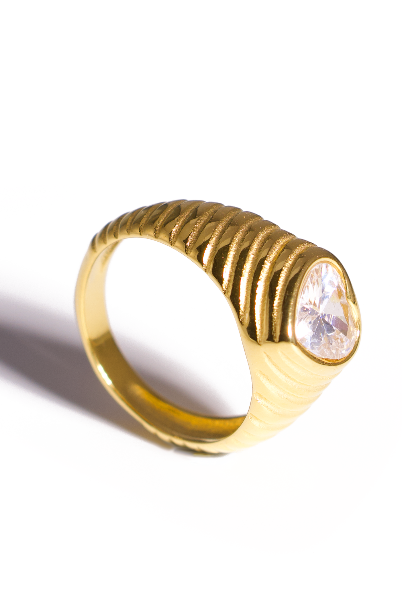 [Ring] Gold Heart Solitaire Statement Ring – Textured Band with Clear Zircon, Vintage-Inspired Engagement or Cocktail Ring