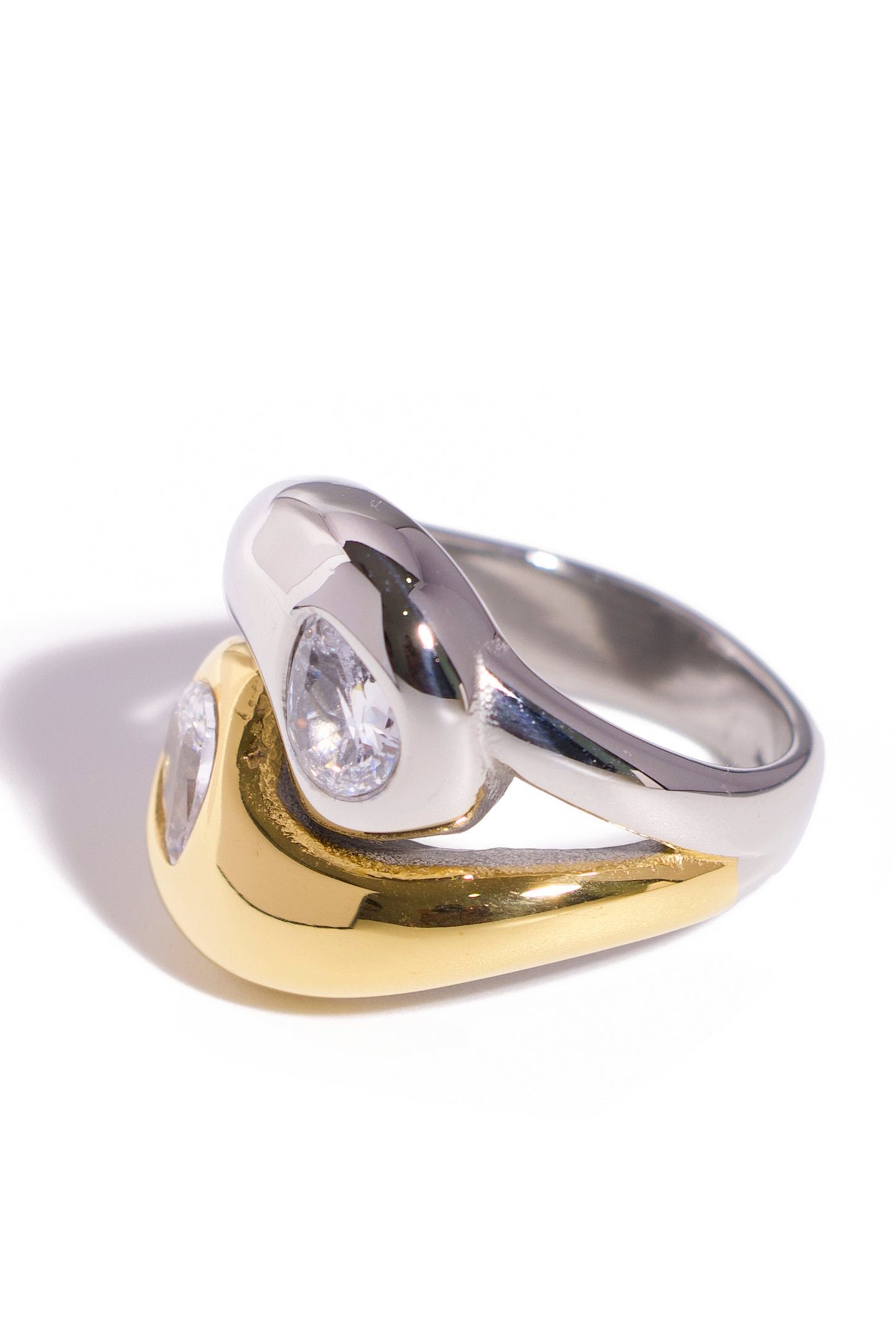 [Ring] Yin Yang Dual Tone CZ Ring – 18K Gold Plated Stainless Steel
