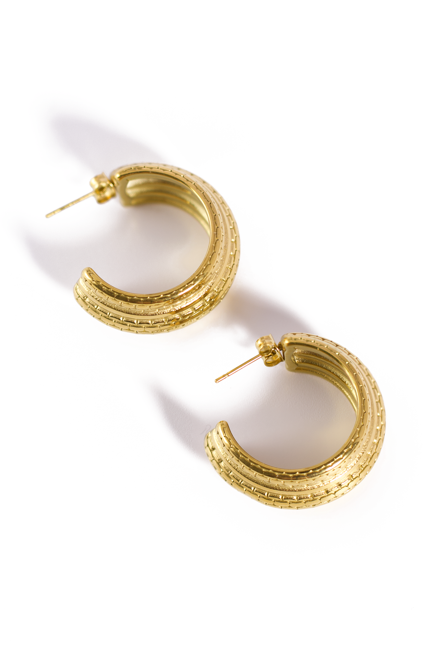 Textured Gold Hoop Earrings – Chunky Retro Statement Hoops in Stainless Steel