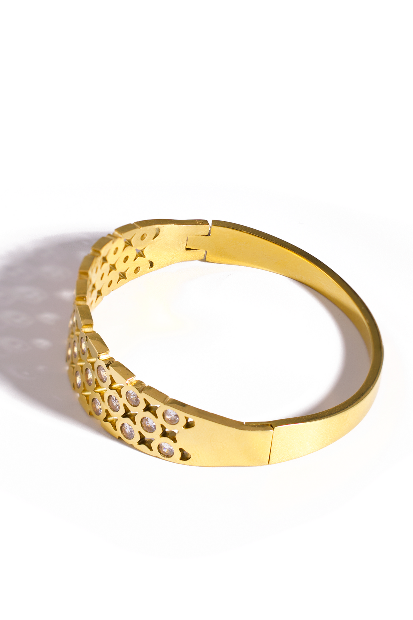 [Bracelet] 18K Gold Plated Stainless Steel Bangle Bracelet with Star Cutouts & Sparkling CZ Accents