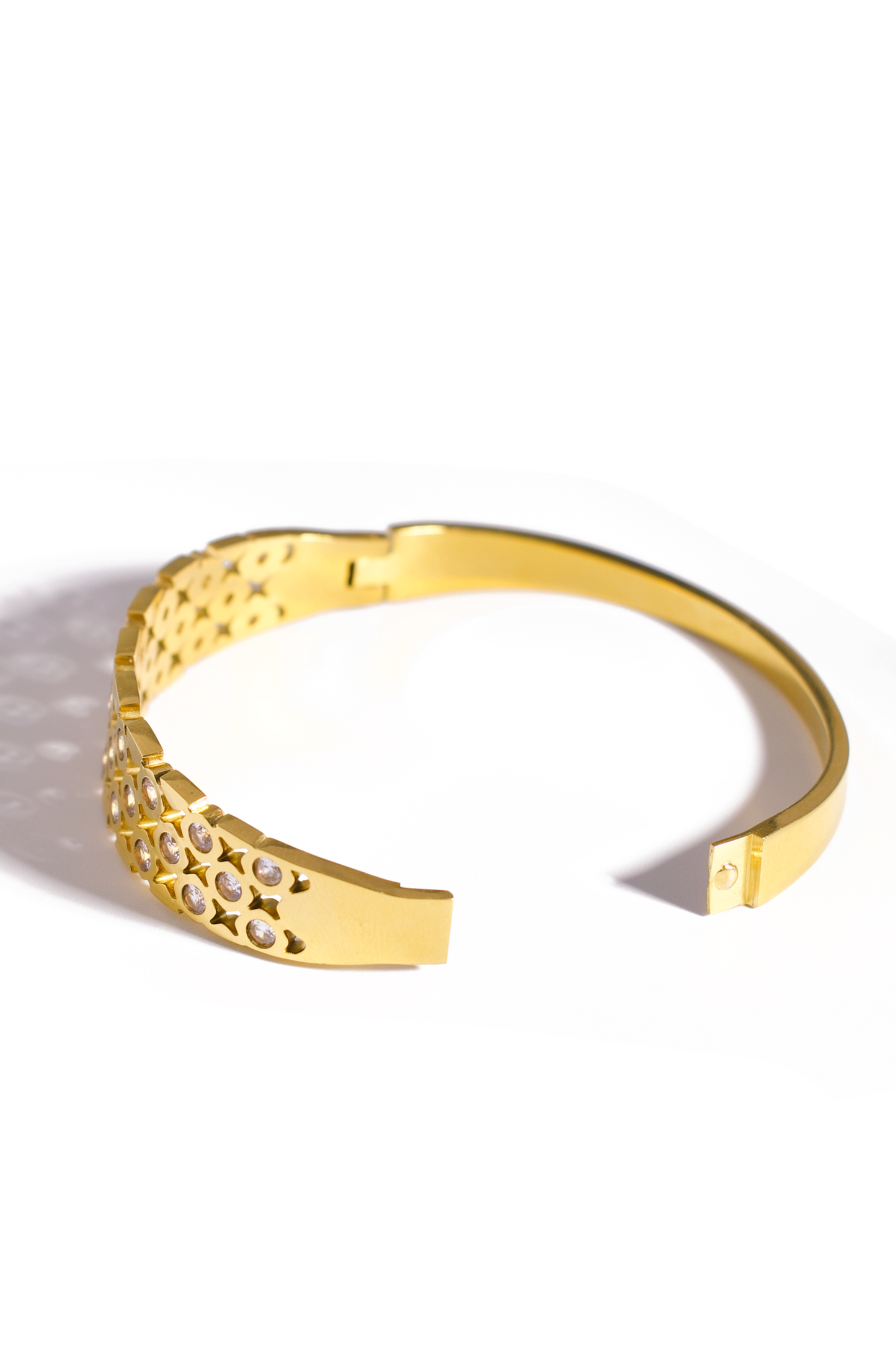 [Bracelet] 18K Gold Plated Stainless Steel Bangle Bracelet with Star Cutouts & Sparkling CZ Accents