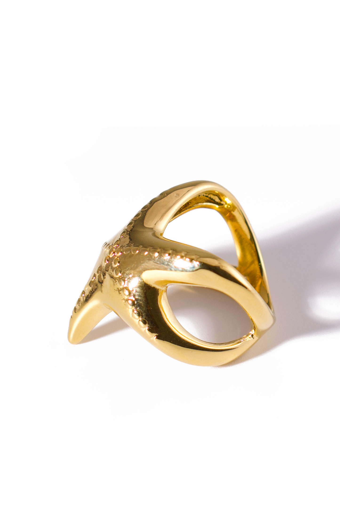 [Ring] Gold Openwork Starfish Ring – Bold Textured Ocean-Inspired Statement Jewelry